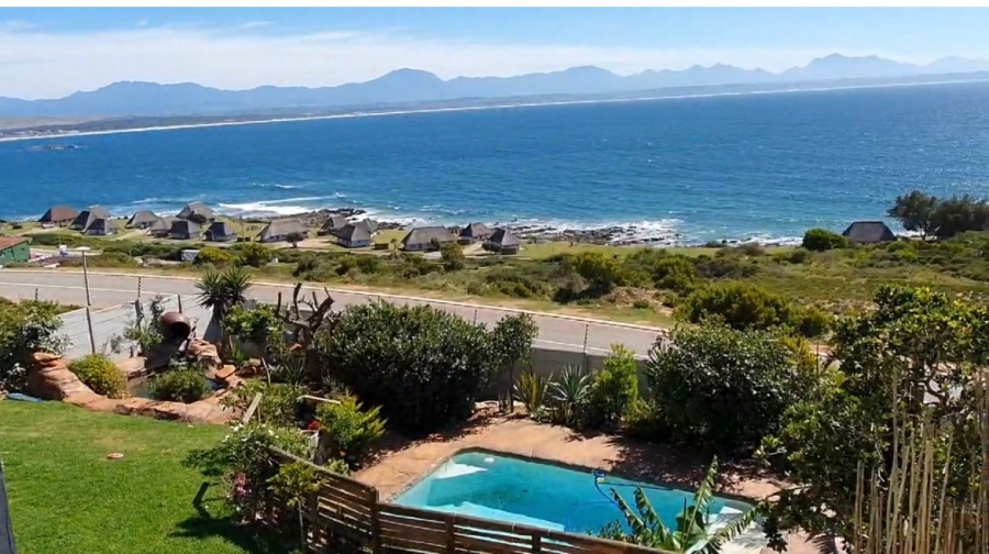 5 Bedroom Property for Sale in De Bakke Western Cape